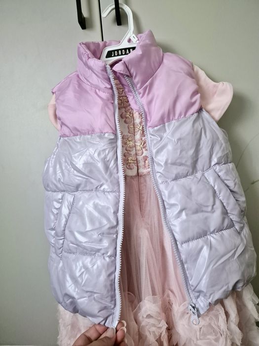 Superba vesta pentru fetite, marimea 110.