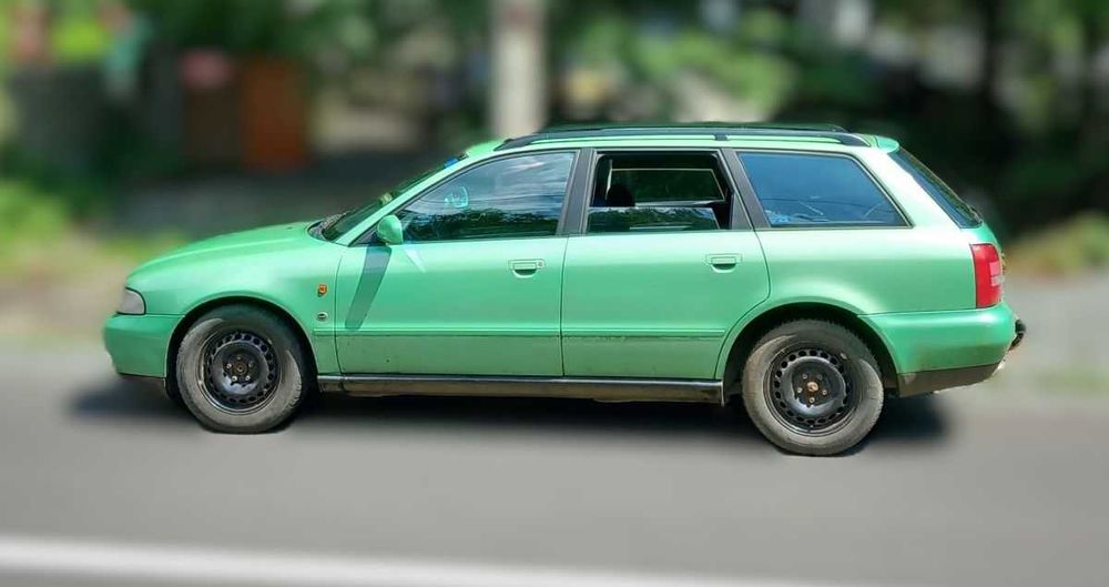 Vand/dezmembrez Audi A4 1.8 benzina-fara accident, fara rugina, RADIAT