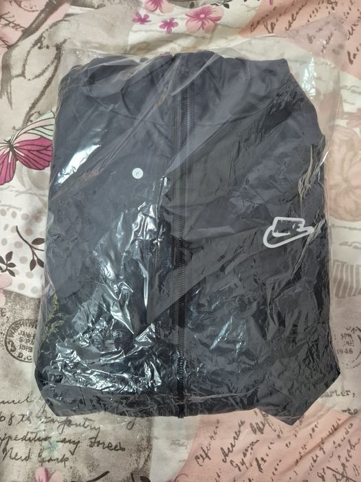 Нова ветровка Nike