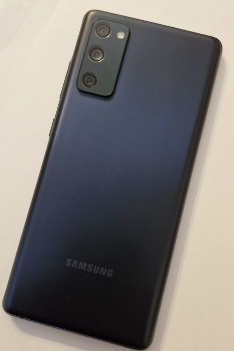 Продаю Samsung Galaxy S20 FE