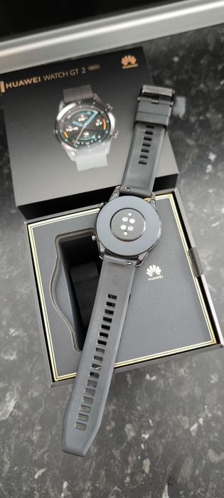 Часовник Huawei GT2