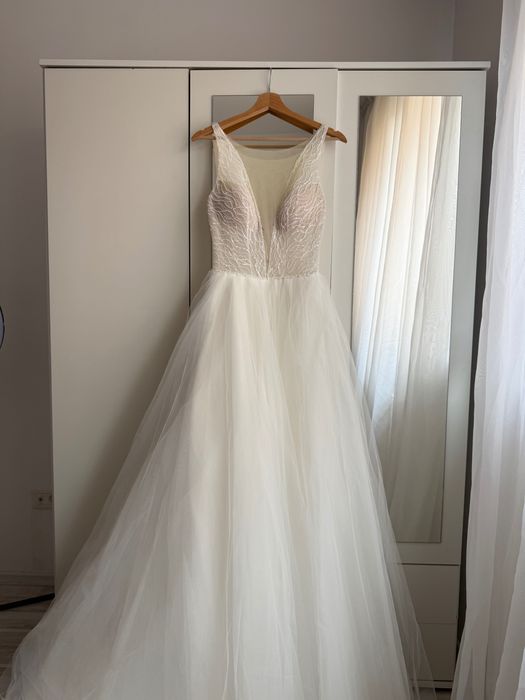 Rochie de mireasă nouă, nepurtată mărimea M predare în București