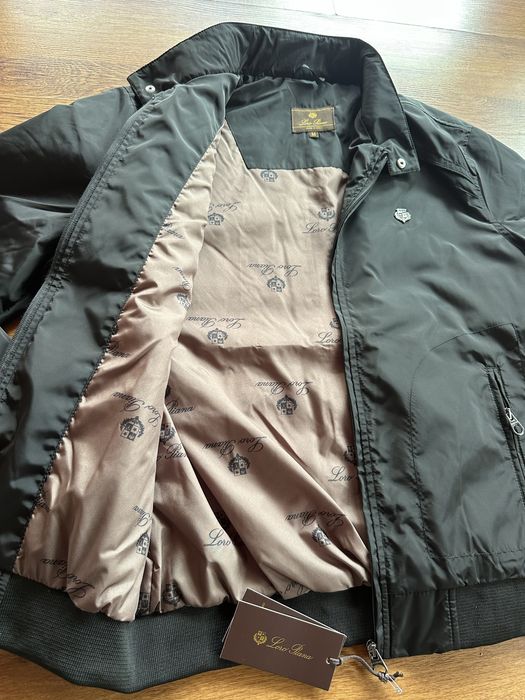 Мъжко,черно яке Loro Piana с метално лого и ципове на джобовете