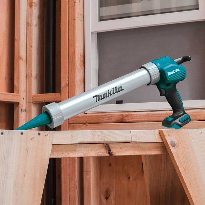 Акумулаторен пистолет за силикон Makita DCG180ZB, 18V