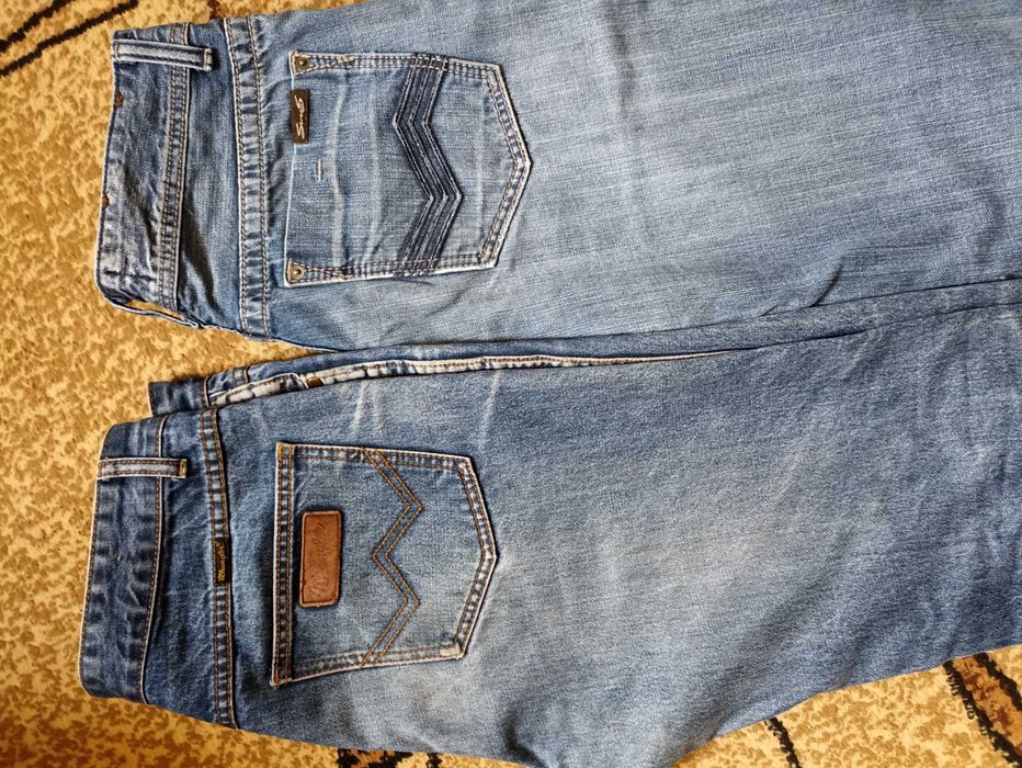 Продам мужские джинсы