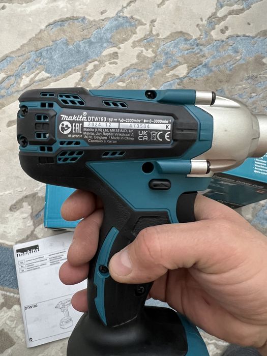 Продам шуруповерт и гайковерт MAKITA