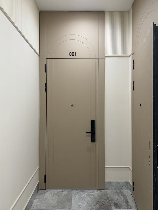 Входная дверь с умным замком