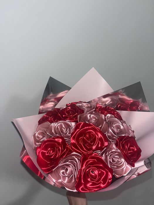 Buchete de flori din satin