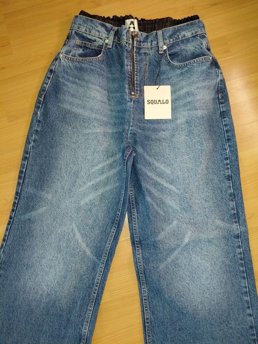 Vand blugi noi  cu eticheta