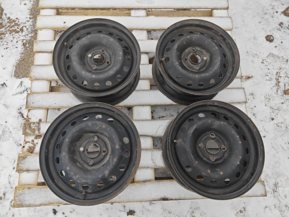 Продам комплект дисков, зимних шин,