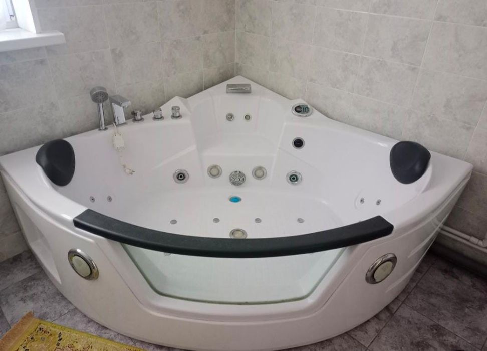 Продам джакузи в отличном состоянии