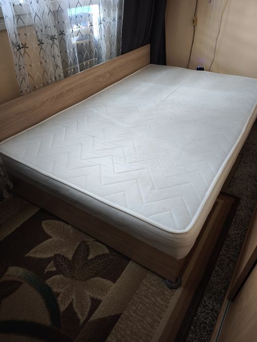 Продавам легло с ракла