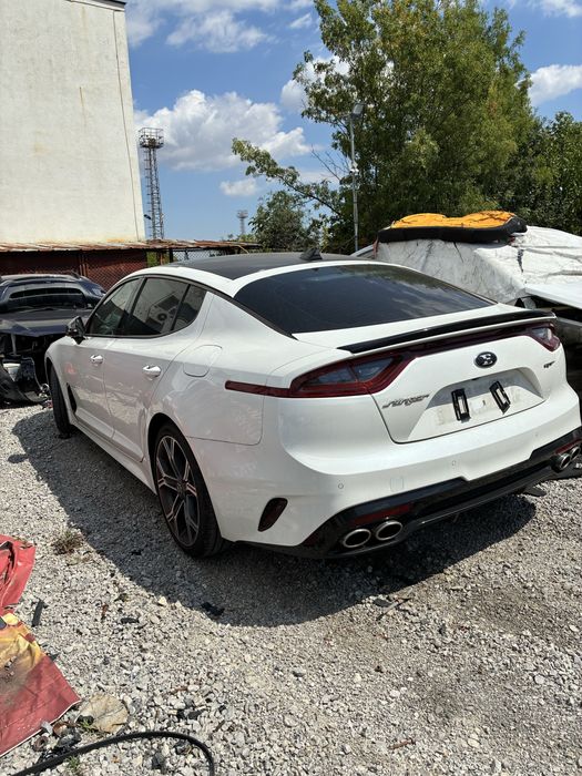 Kia Stinger GT на части
