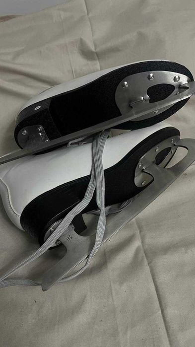 Коньки женские 39 размер