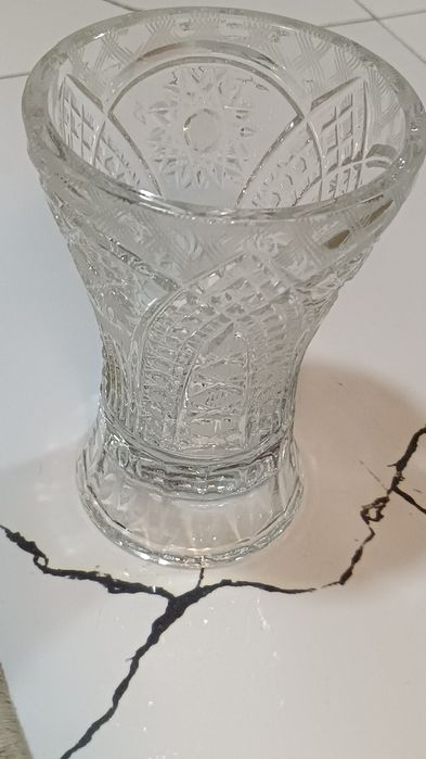 Хрустальные вазы разные, большие