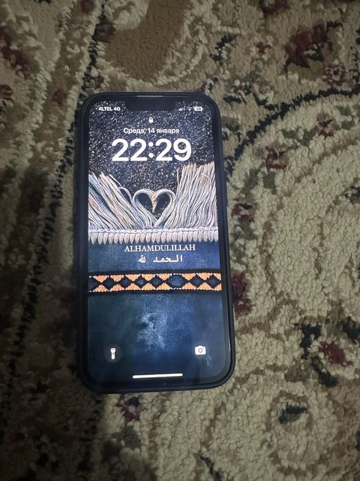 Продам айфон 13