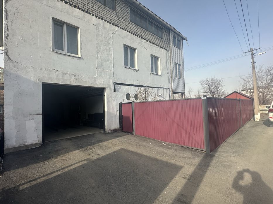 Продам 2х эт. дом