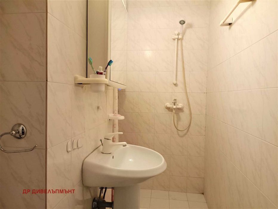 Дава се под наем Двустаен апартамент в Бургас, Лазур - 65 кв.м за 333 € - Снимка #8