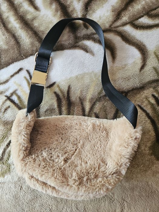 Дамска чанта (нова, маркова)