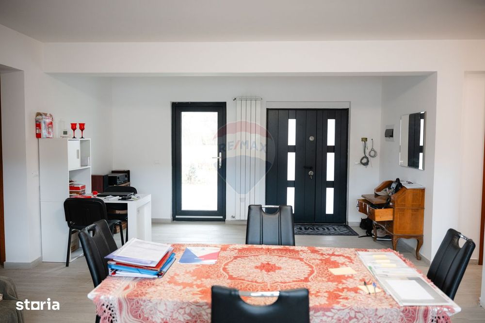 Casă / Vilă cu 5 camere de vânzare