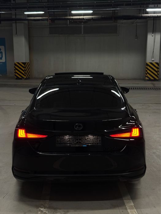 Аренда / Прокат Lexus ES без водителя