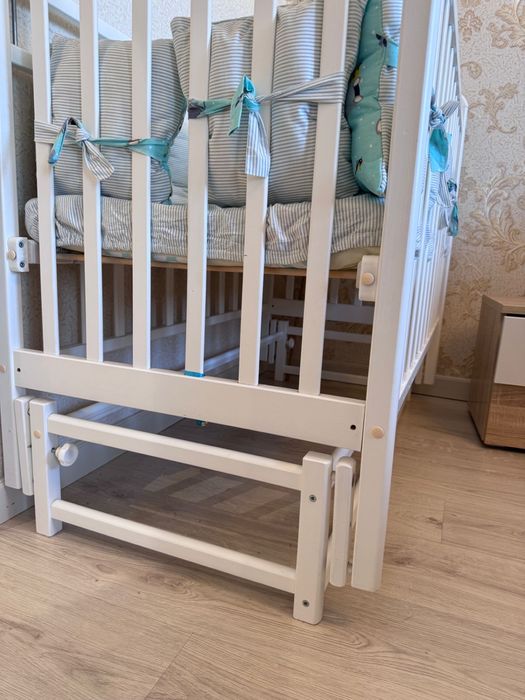 Манеж(деские кравать)