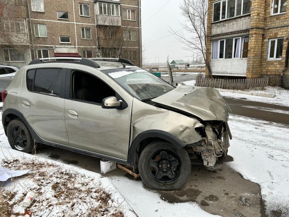 Renalut Sandera 2015года