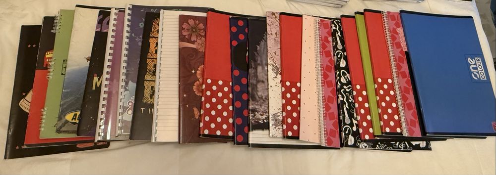 Set complet caiete și rechizite școlare – super ofertă!