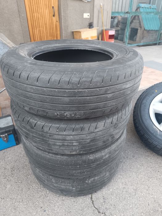 Шины б.у. 215/70R16