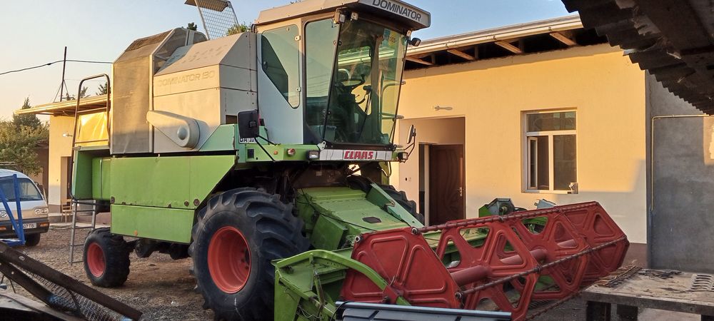 Claas Dominator 130 kombayn  2015 yil a'lo holatda