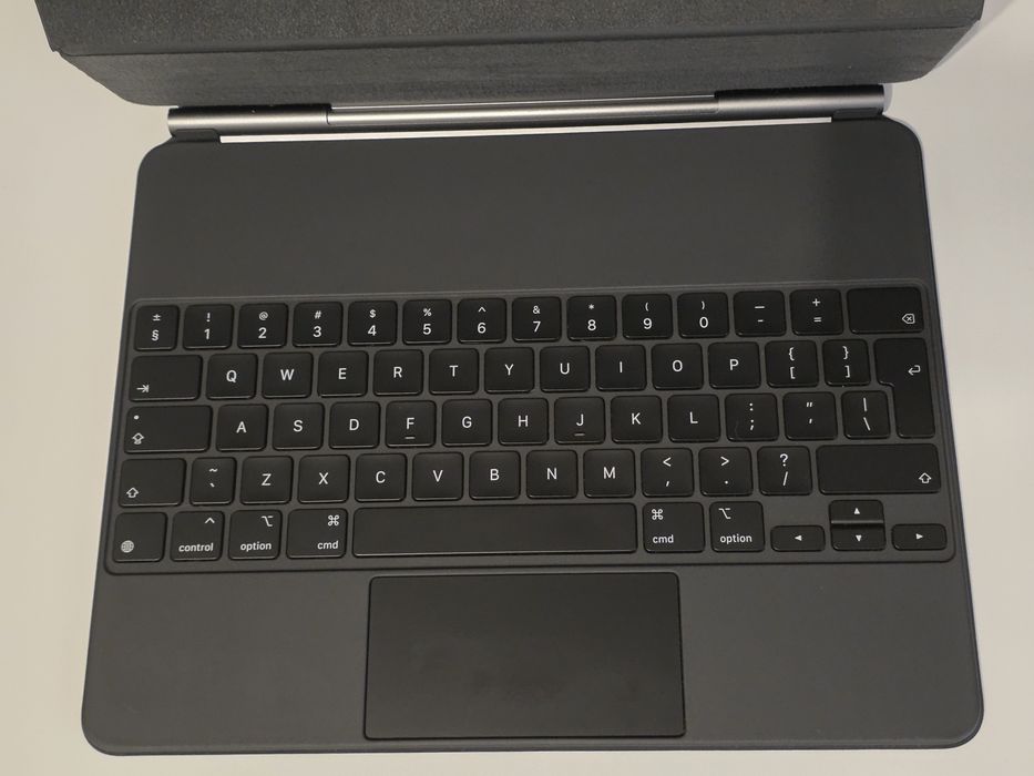 Apple Magic Keyboard Folio pentru iPad Pro A2480