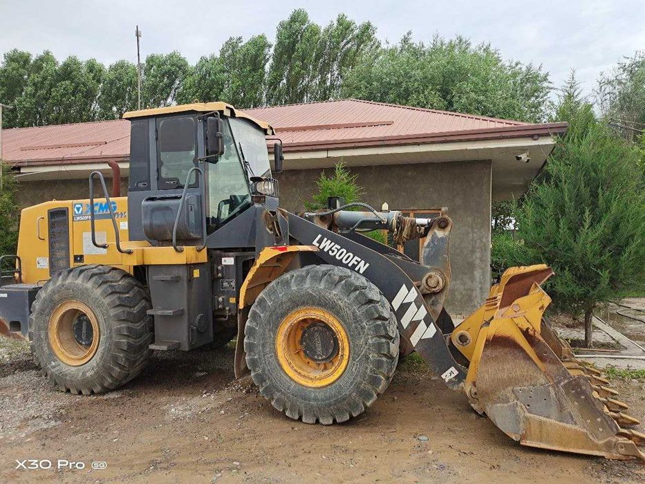 Продам фронтальный погрузчик XCMG LW500FN