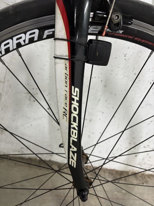 Шосеен велосипед Shockblaze