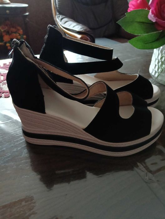 Обувки летни, сандали