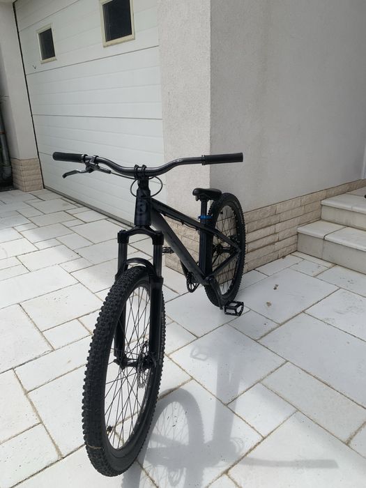 Bicicleta dirt jumper kellys whip 30 modificat