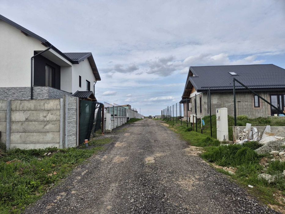 Teren intravilan construibil – 1.070 mp – Dragomirești-Vale, Str. Mahonului