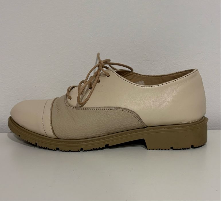 Pantofi din piele bej