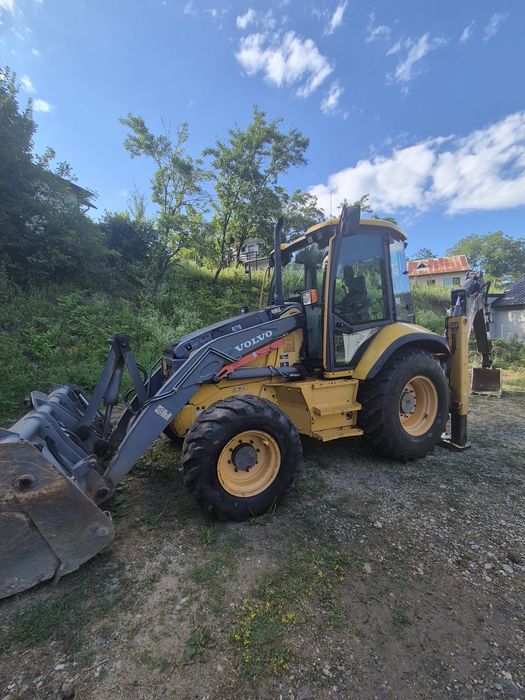 Vând buldoexcavator Volvo BL71(nu jcb,CAT,Terex)