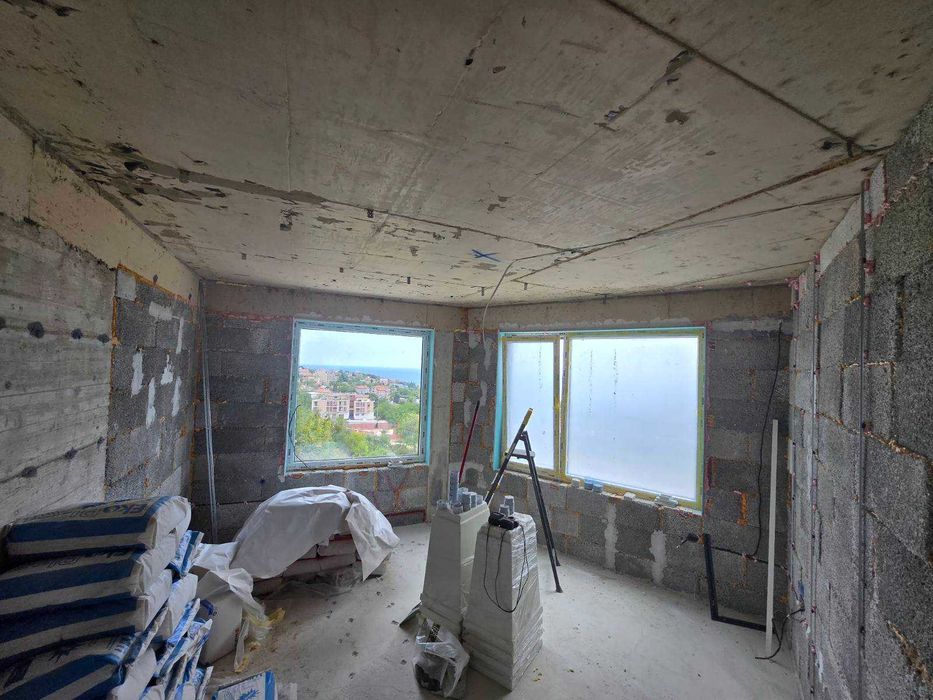 Голяма къща с морска панорама