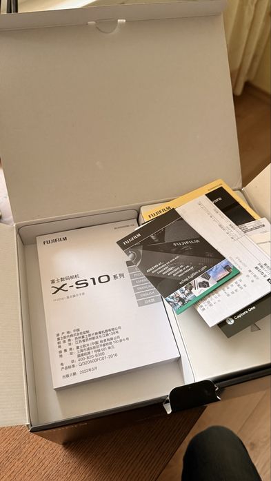 Fujifilm X-S10 с обектив XC 15-45mm
