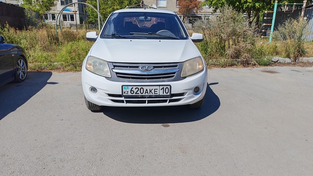 Продам автомобиль Lada Granta 2012