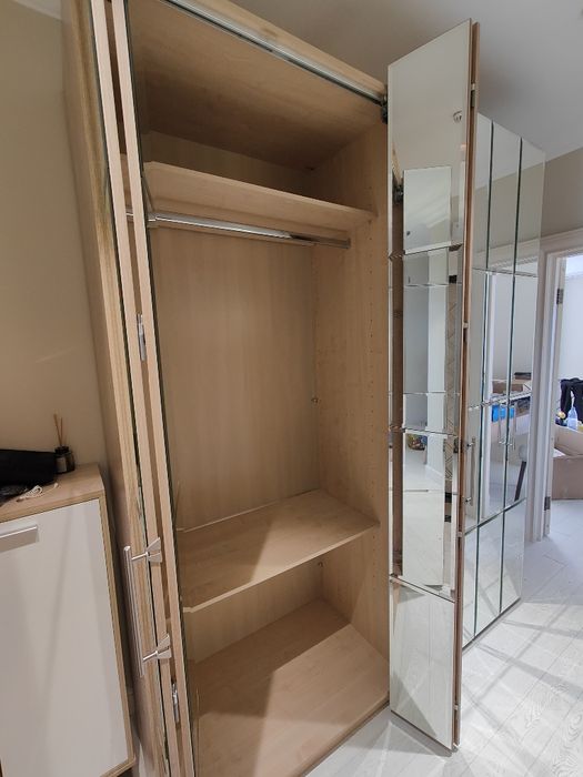 Шкаф с зеркалами