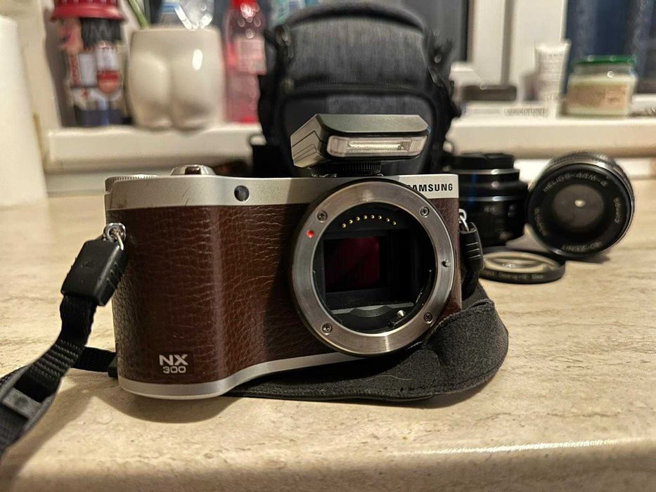 Camera FOTO Samsung NX 300 Ideala  amatori +2 obiective