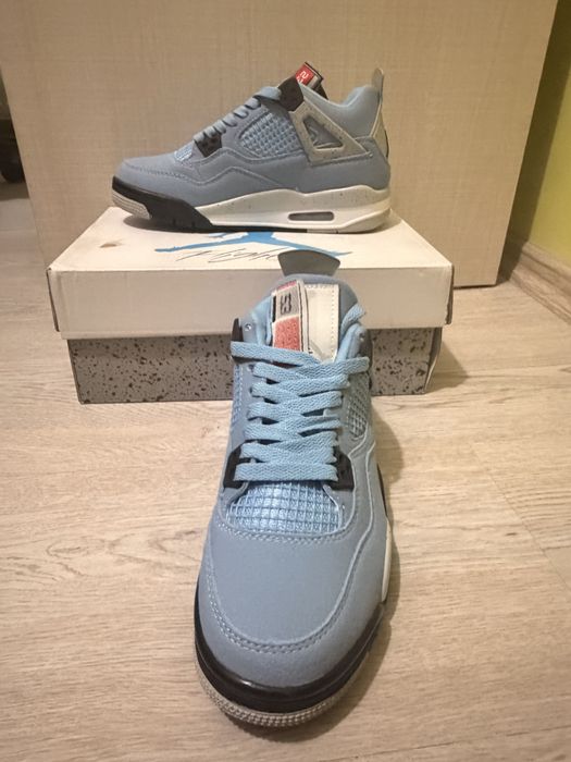 Jordan 4 university blue