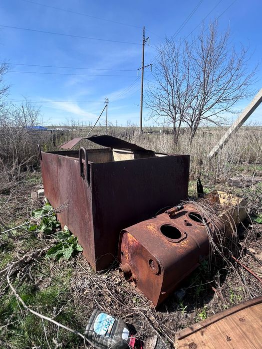 Продам металлически емкость, за 100000