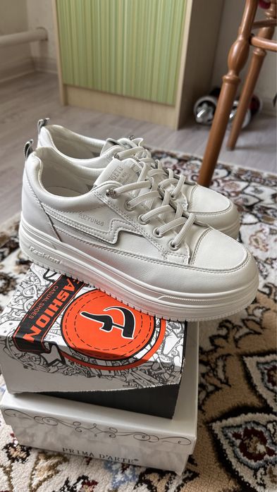 Продаётся обувь