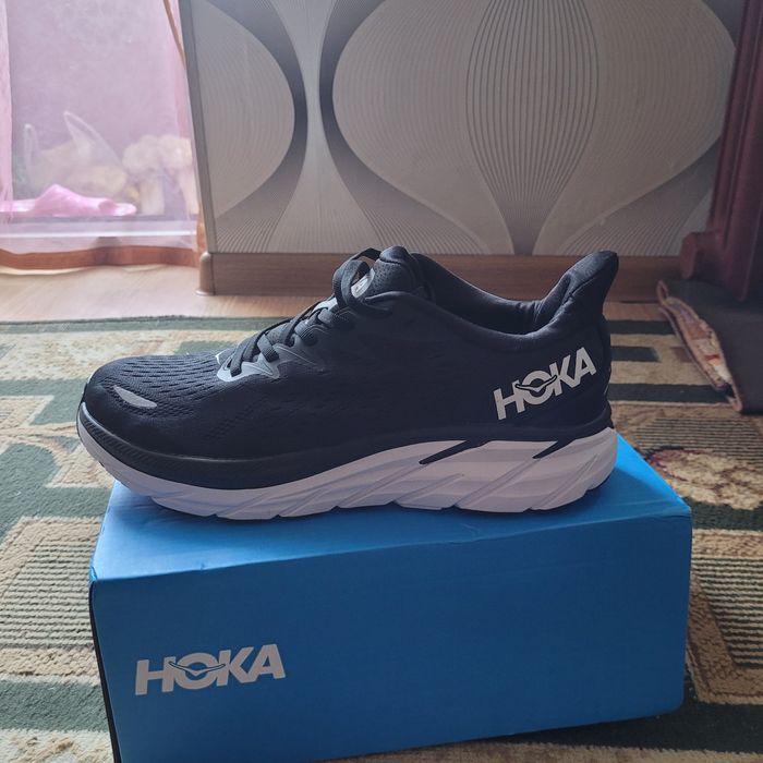 Продам кроссовки