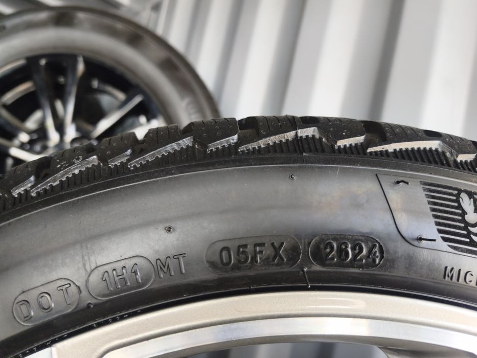 18 Michelin 225/45)245/40/18 balon