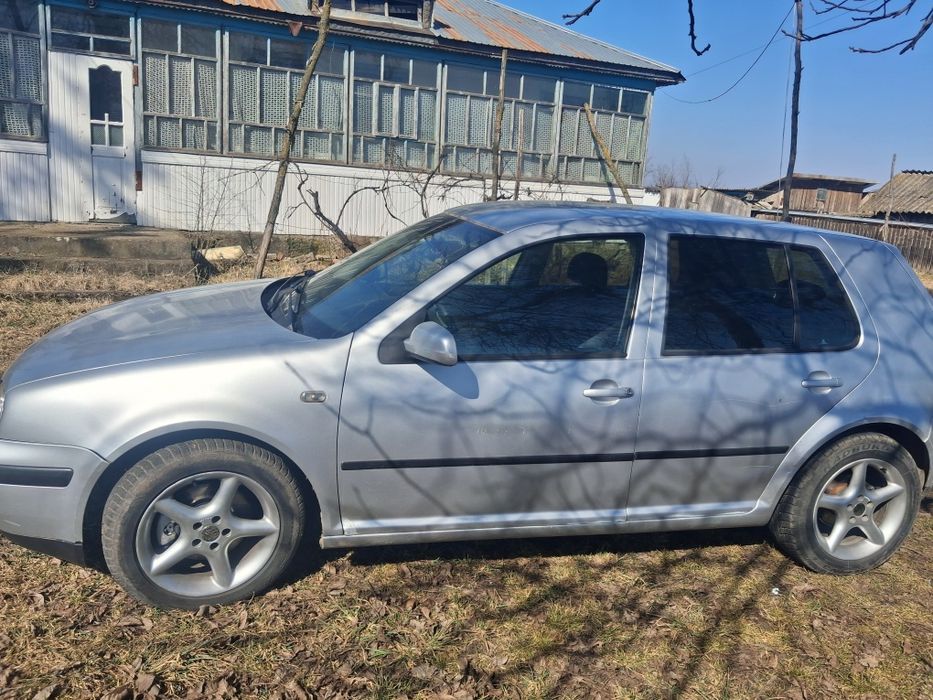 Vand golf 4 , an 2002 pret usor negociabil