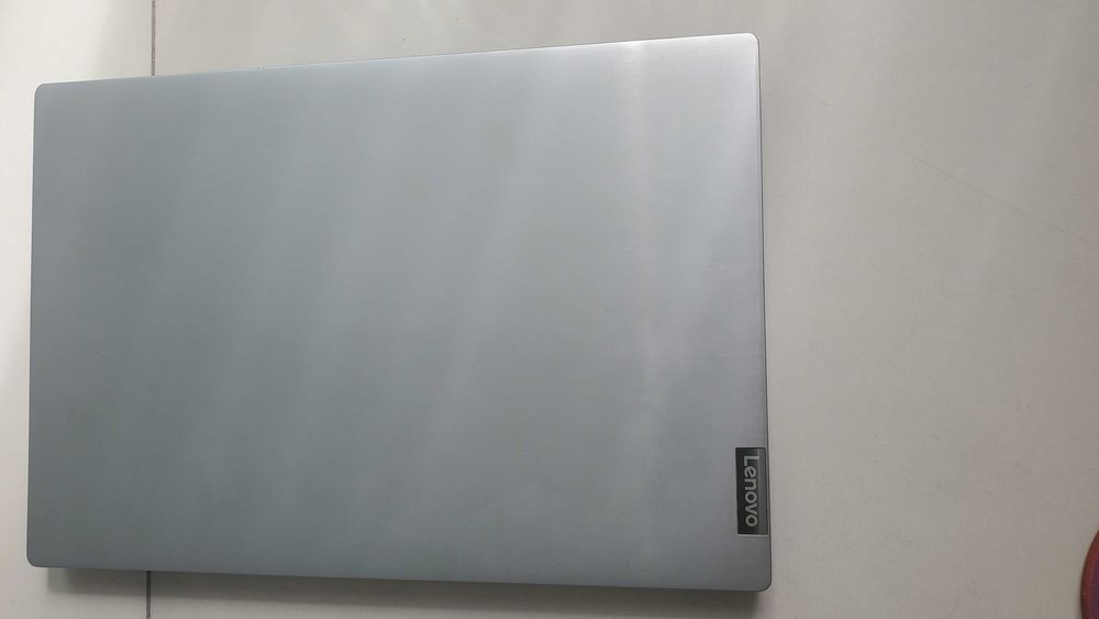 Лаптоп Леново 17 инча i3, SSD 500 gb, оригинален Window 11, като нов